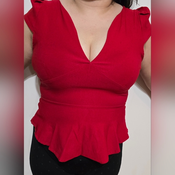 Red Windsor Peplum top Size large - Picture 3 of 3